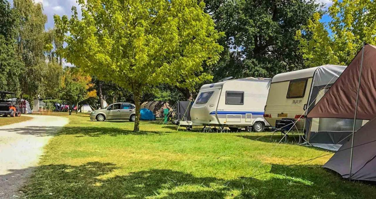 Hotel Camping Country Park Crecy La Chapelle - Site Officiel - Next To Disneyland Paris Extérieur photo